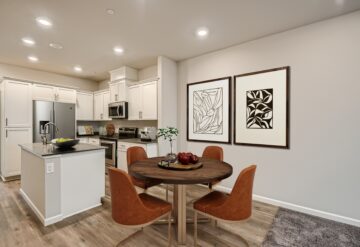 Eagle Landing dining room