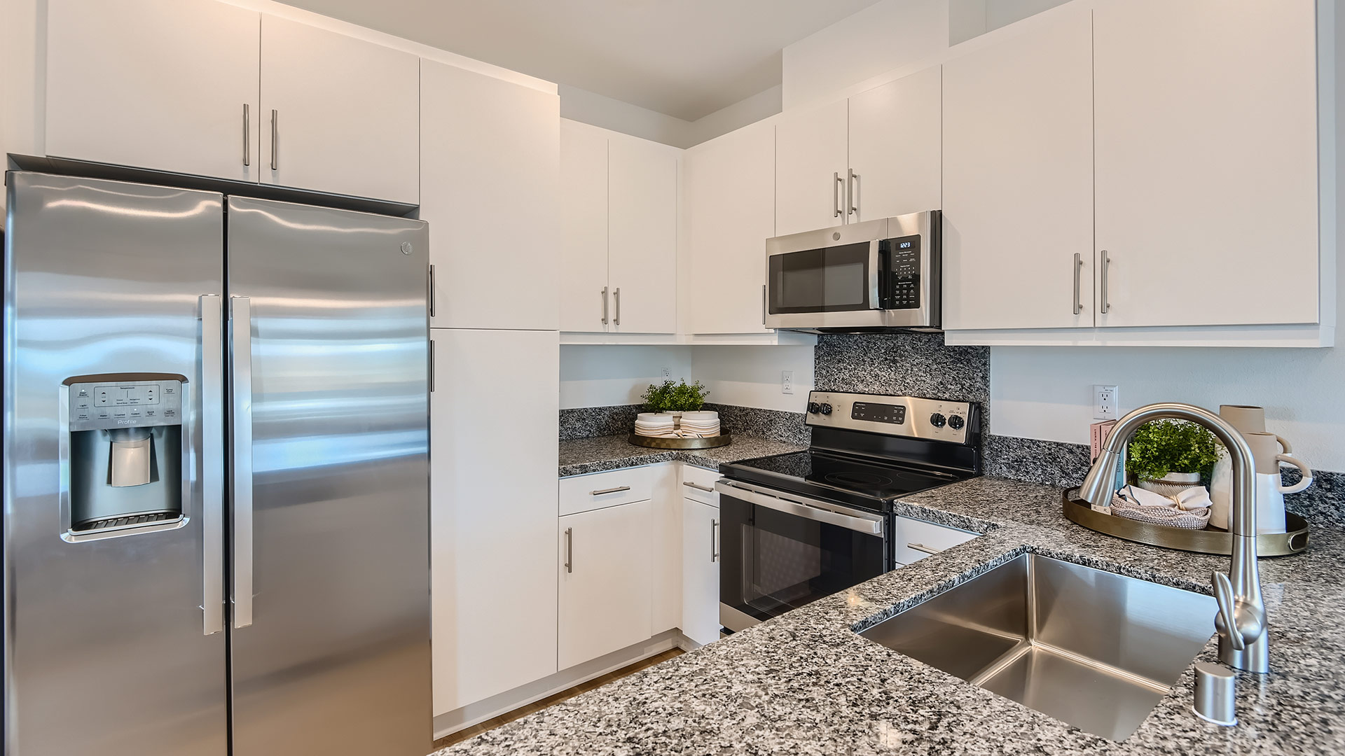 Lennar Horizon Place Residence Two kitchen