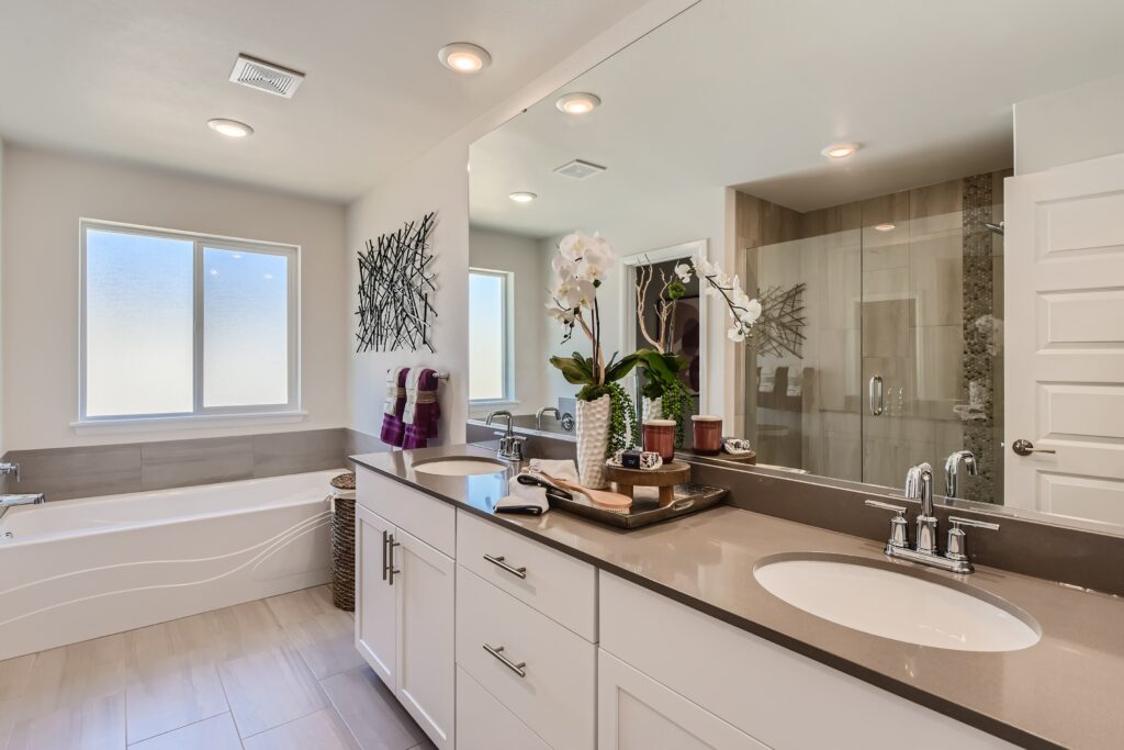 Legacy at Canyon Creek bathroom