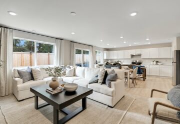 Four Seasons Riesling living room